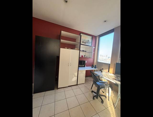 1 BEDROOM FLAT FOR SALE IN BRAAMFONTEIN